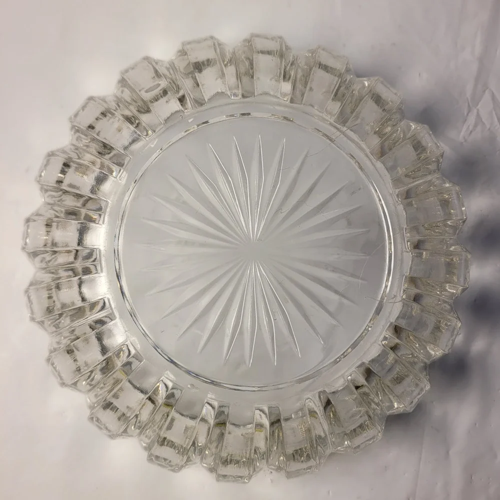 Vintage Unique Serving Bowl Clear Glass Scalloped Starburst‎ Fluted 8 inch